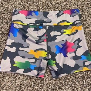 Girls grey rainbow camo biker shorts size 14/Lg cutoff shorts made from leggings